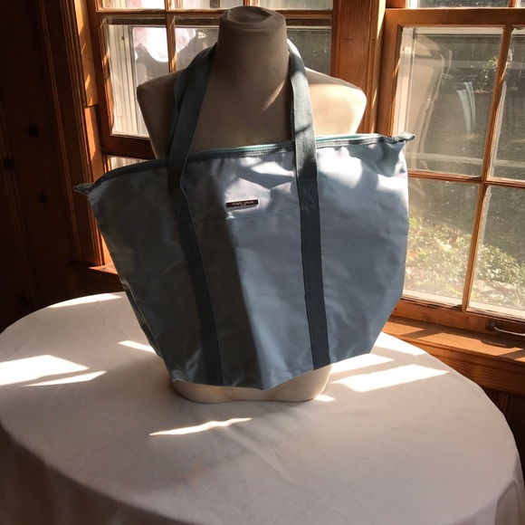 Almost BRAND NEW beautiful light blue bag by Giorgio Armani. 22 x 14 x 6” - Picture 3 of 7